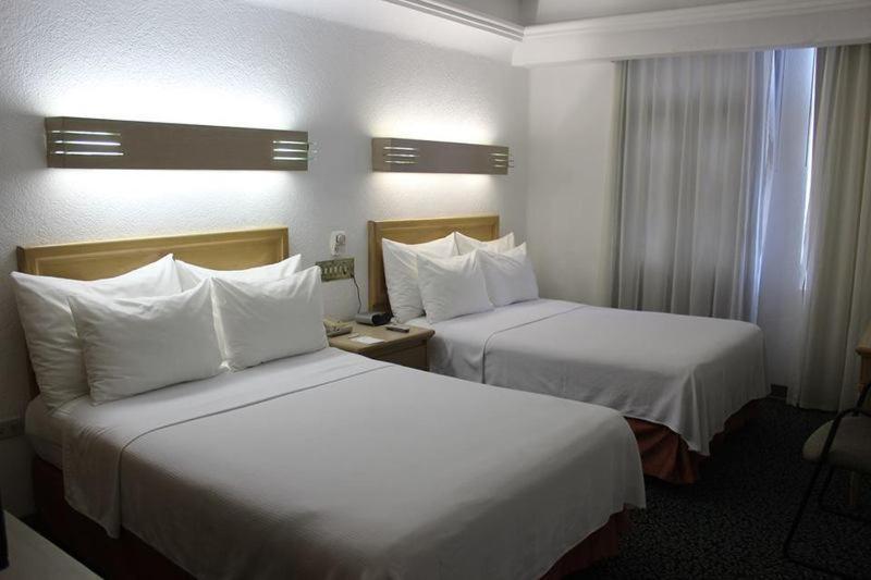 Hotel Monterrey Macroplaza Habitación foto